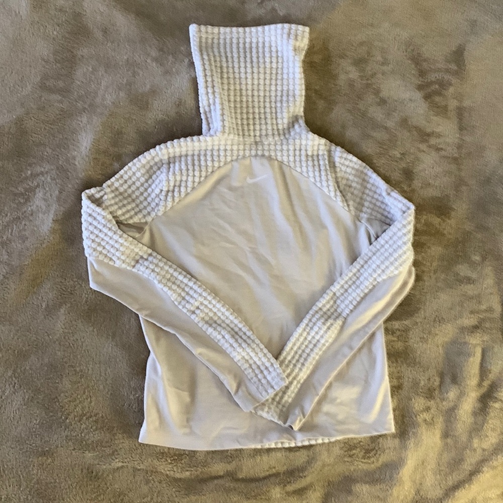 Brand: Nike. Size: medium. Color: cream white. Mat.: soft, breathable, warm.
